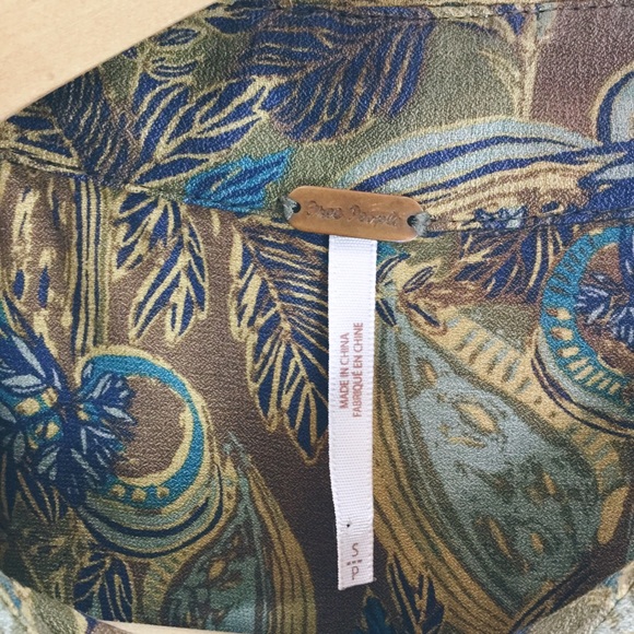Free People Top flowy leaf pattern button down blouse - Picture 8 of 8